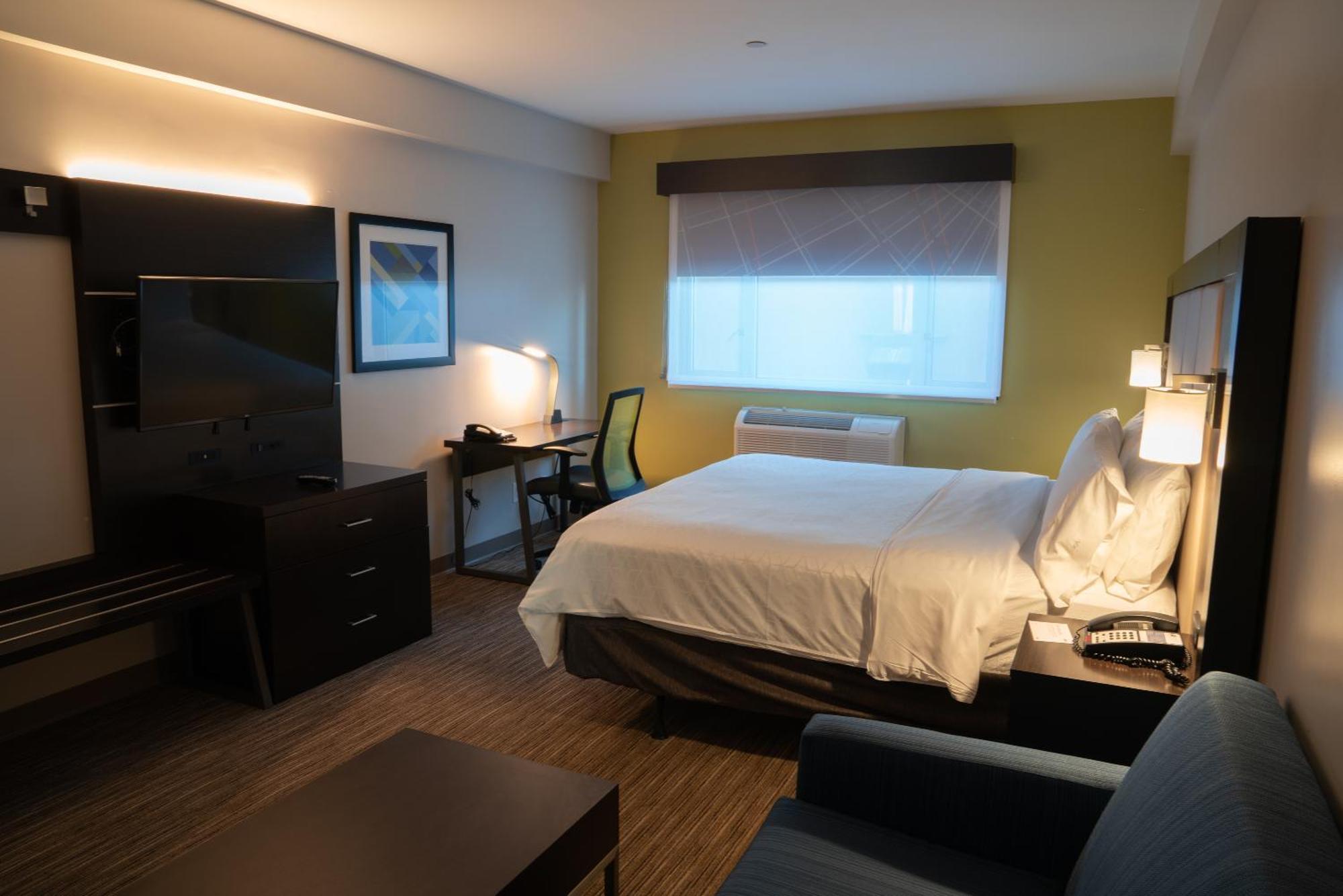 Holiday Inn Express Maspeth By Ihg New York Exterior foto